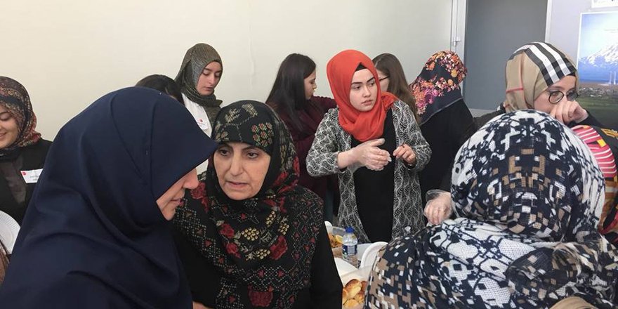 Saadet Partili kadınlardan ‘Tıp Bayramı’ ziyaretleri