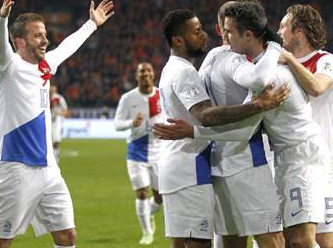 Hollanda Romanya’yı da gole boğdu