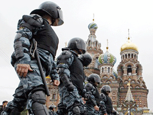 Rus polisinden Alman vakıflarına şok baskın