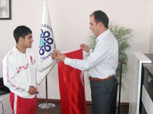 Şampiyon judocudan anlamlı hediye
