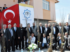 Özel İdare’den fidan desteği