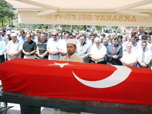 Hayırsever öğretmene devlet töreniyle veda