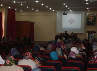Derbent'te 'Anne Baba Eğitimi' konulu seminer