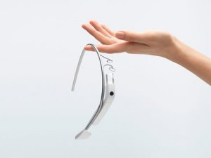 Google Glass’ı Foxconn üretecek