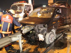 Bariyerin saplandığı minibüsten sağ çıktı