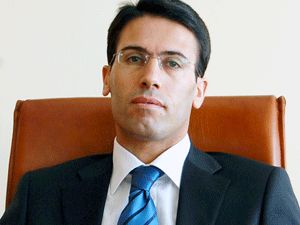 Eğitim gönüllüsü kaymakam örnek oluyor
