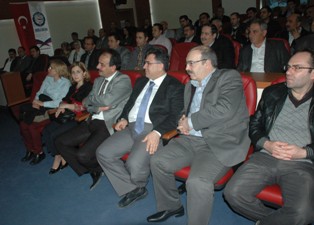 Memurlara iletişim semineri verildi