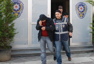 Park halindeki kamyonu çaldılar