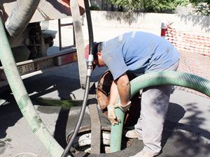 KOSKİ kanalizasyon şebekelerini temizliyor 
