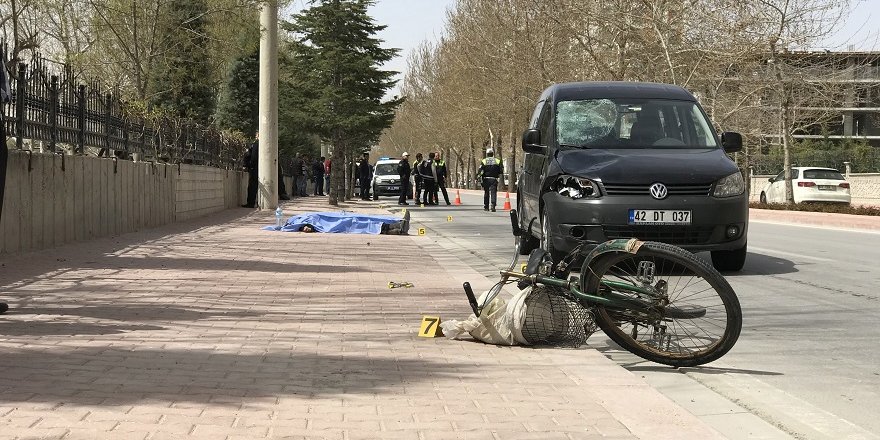 Hafif ticari aracın çarptığı bisikletli hayatını kaybetti