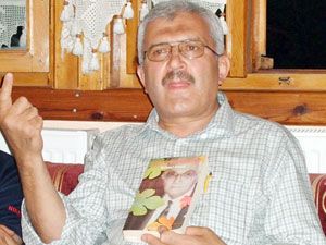 Çınarlı edebiyat âşığıydı