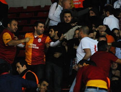 Galatasaray-Karşıyaka maçında olay çıktı
