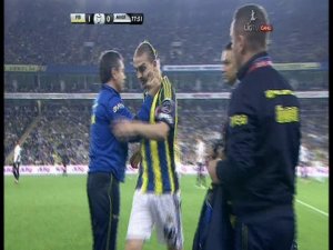 Caner'in hareketi taraftarı çıldırttı