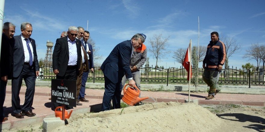 “Mezarlık bakımlarına özel önem veriyoruz”