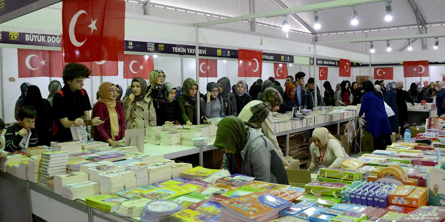 Kitap Günleri'ne 200 bin ziyaretçi