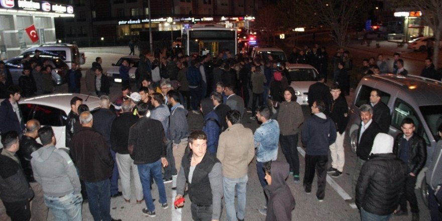 Kazalar vatandaşı bezdirdi, yolu kapattılar