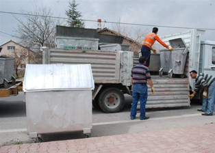 Karatay'da eski çöp sandıkları değişiyor