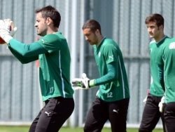 Hikmet Karaman'dan kalecilere özel ilgi