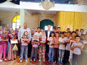 Kurs öğrencilerine Kur’an-ı Kerim dağıtıldı