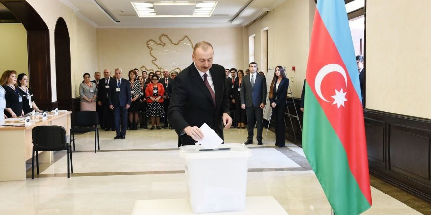 Azerbaycan'da İlham Aliyev yeniden Cumhurbaşkanı oldu