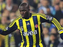 Sow Saracoğlu'nda direğe takıldı