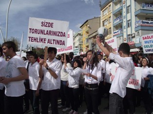 Lisei öğrencilerden radyasyon yürüyüşü