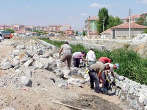 Kulu'da dere ıslah çalışmaları başladı 