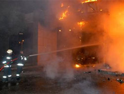 Yalova'da 14 dükkan kül oldu