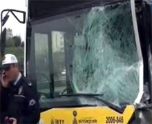 Metrobüsler çarpıştı: 5 yaralı