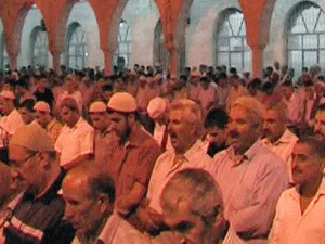 Yüzyıllardır devam eden zikri durduran vali