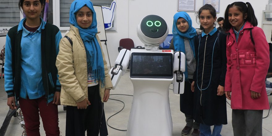 "Mini Robot Ada" Üçüncü Havalimanı'nda göreve talip