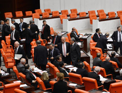 MHP ve CHP Meclis'i terk etti