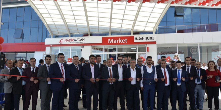 Nadir Avcan'dan çifte petrol açılışı