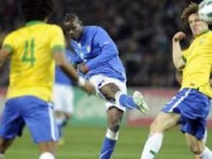 Balotelli: Lütfen 5-1 kazan G.Saray