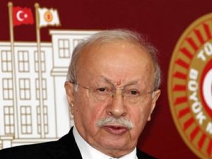 CHP’li Ekşi: Garsonlar milletvekillerinden iyi çalışıyor