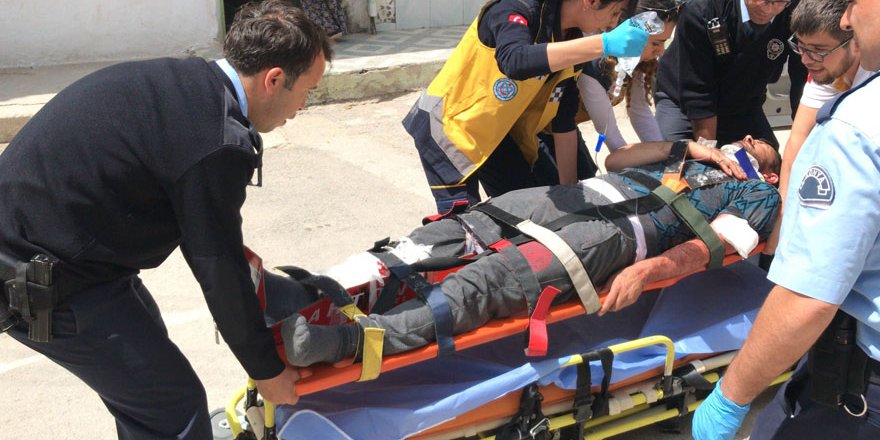 Tartıştığı annesini korumaya çalışan üvey babasını vurdu