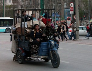 Motor üzerinde 6 kişiyle yolculuk