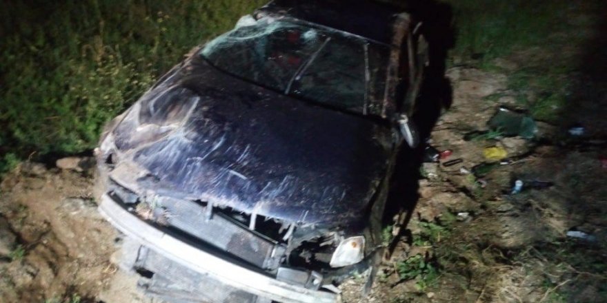 Konya’da kontrolden çıkan otomobil devrildi: 2 yaralı