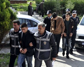 Akşehir'de 3 hırsızlık şüphelisi yakalandı