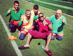 Drogba Florya bahçıvanları ile birlikte