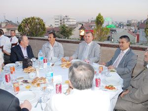 Komyapı, iftarda buluşturdu