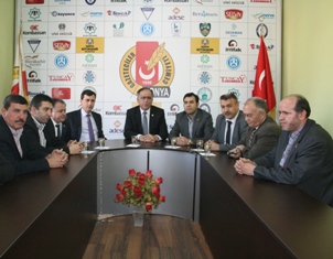 Yerel basın demokrasinin can damarı