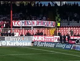Mersin taraftarından T.C. pankartı