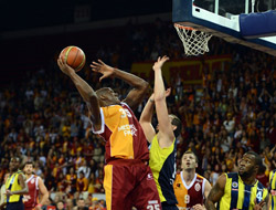 Galatasaray MP-Fenerbahçe Ülker 66-53 maç özeti