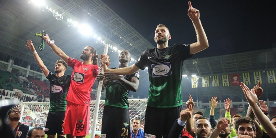 Akhisarspor 4 takıma Avrupa kapılarını kapattı!