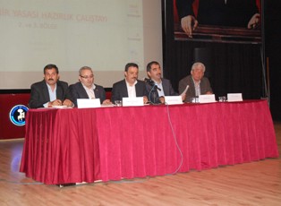 Akşehir'de büyükşehir çalıştayı