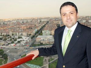 Garsondu, Dedeman’a müdür oldu