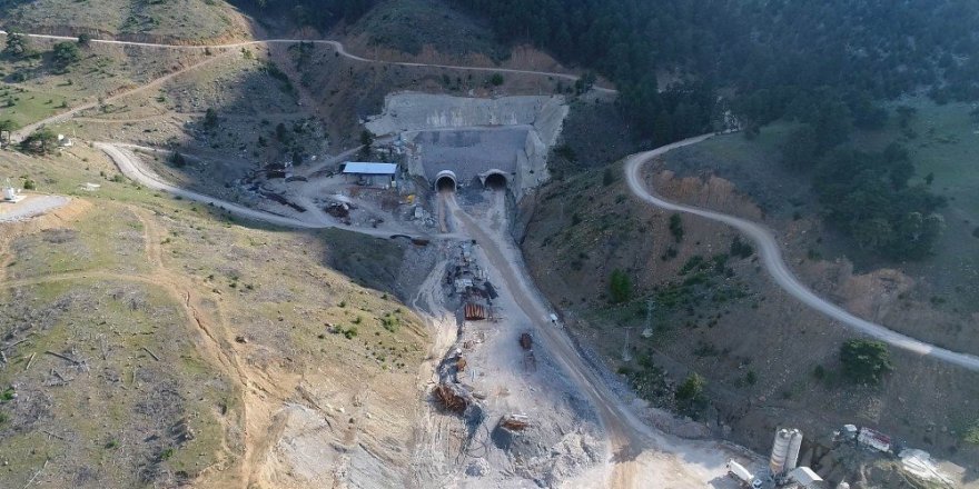 Gembos güzergahlı Yeni Konya-Antalya yolunda çalışmalar sürüyor