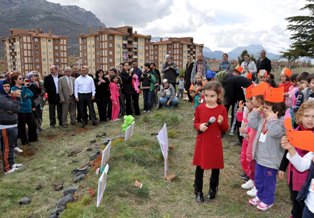 Seydişehir'de ana sınıfı öğrencileri fidan dikti