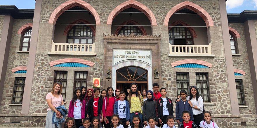 Sarayönü Esnaf Odasından öğrencilere Ankara gezisi